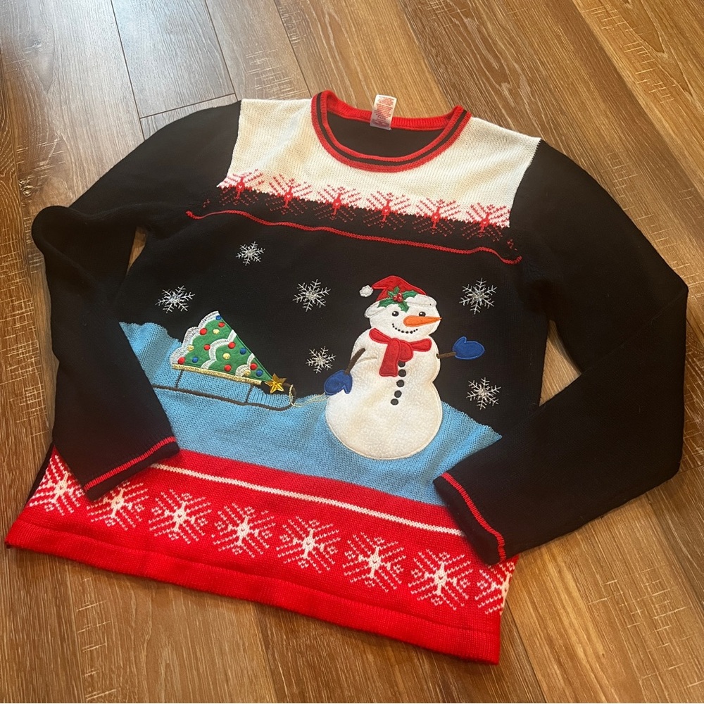 Women’s Medium Christmas Sweater  - Snowman & Snowflakes